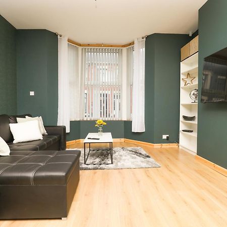 Anfield Luxe Retreat - Stylish Stay With Parking - Steps From Stadium - Short Drive To City Centre Liverpool Bagian luar foto