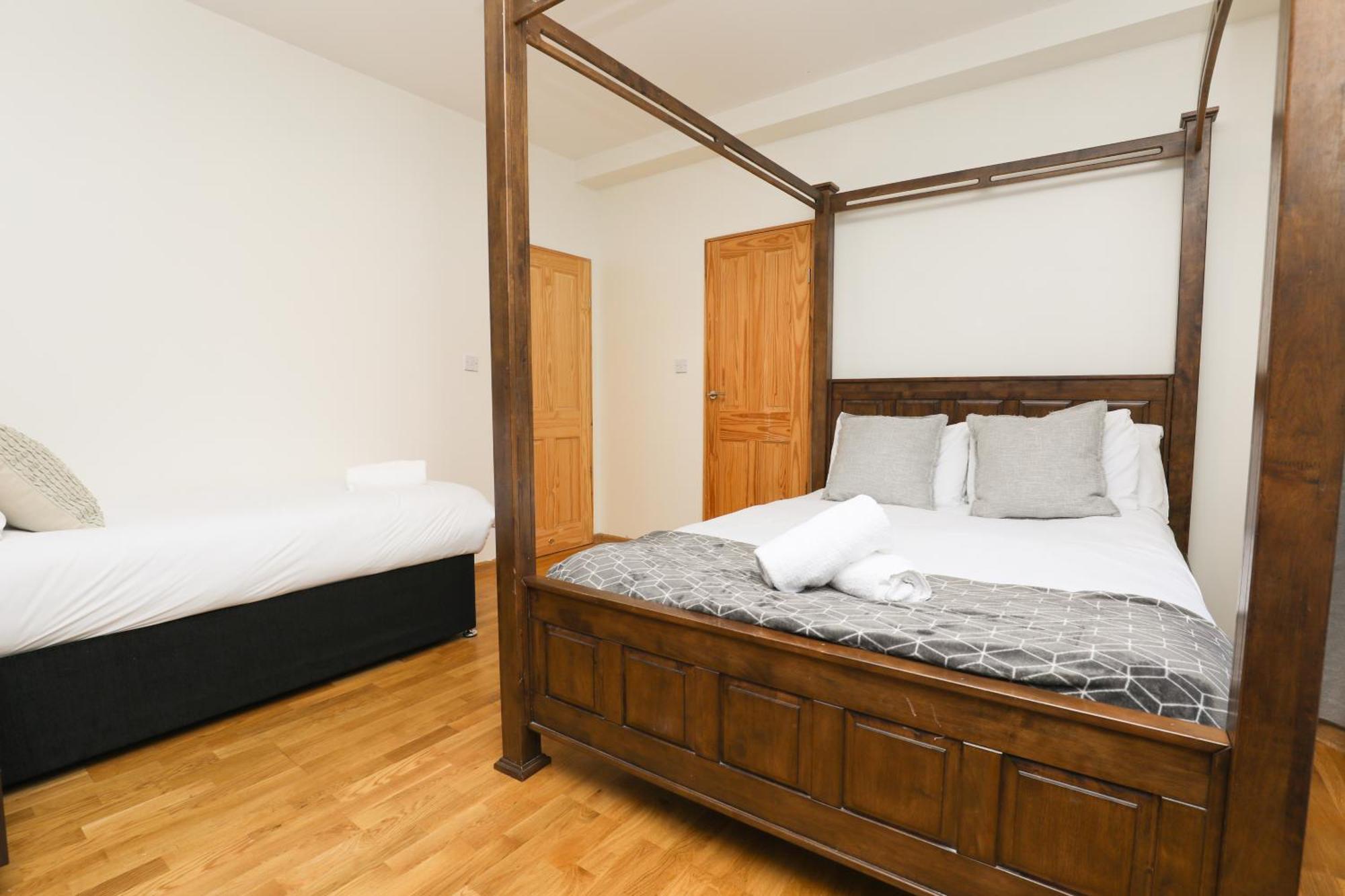 Anfield Luxe Retreat - Stylish Stay With Parking - Steps From Stadium - Short Drive To City Centre Liverpool Bagian luar foto