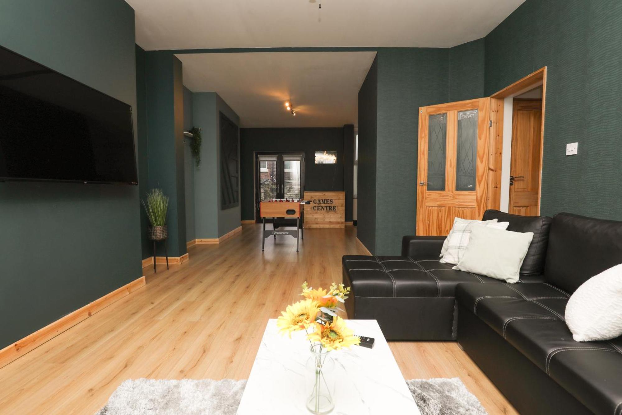 Anfield Luxe Retreat - Stylish Stay With Parking - Steps From Stadium - Short Drive To City Centre Liverpool Bagian luar foto