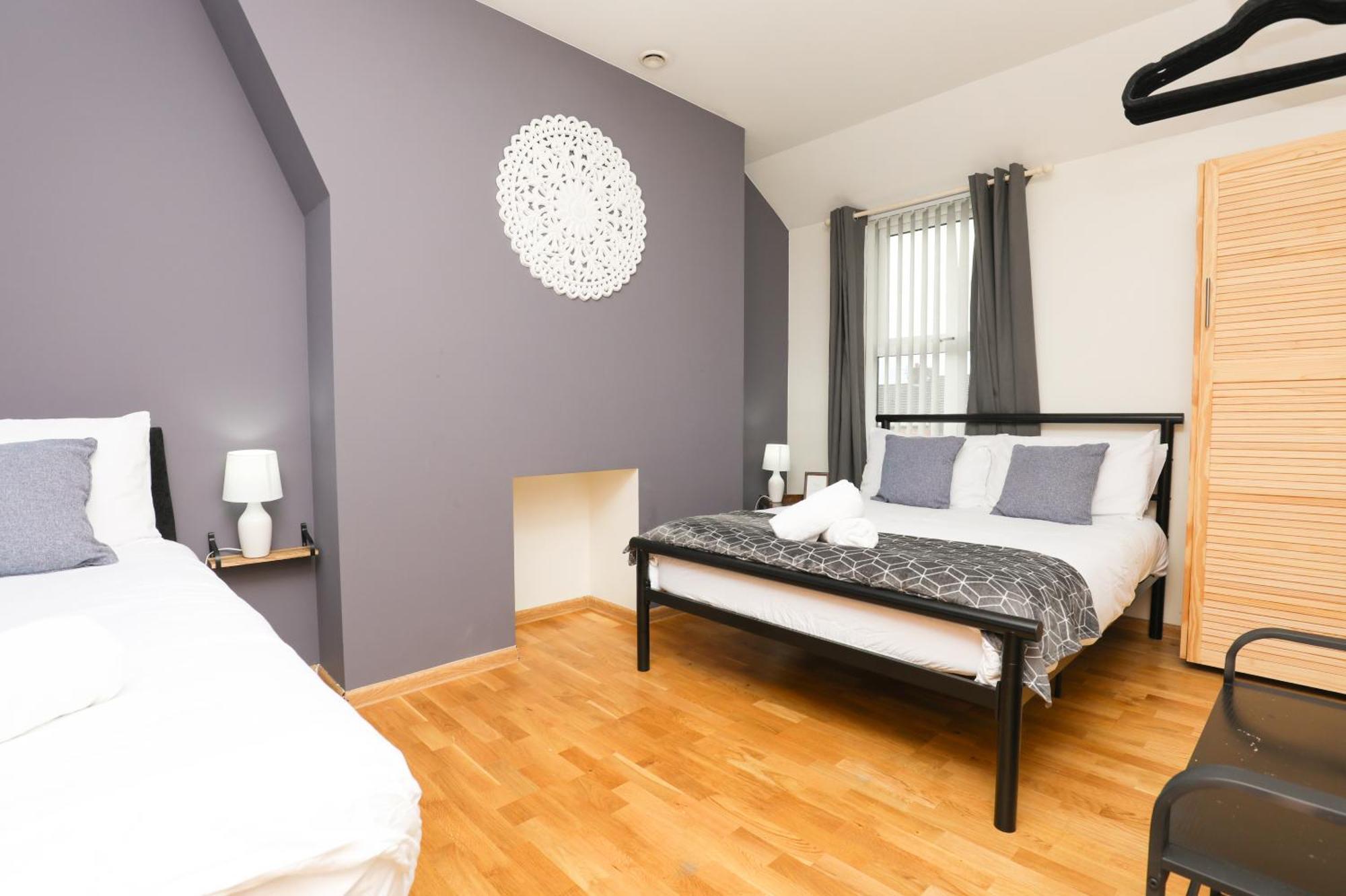 Anfield Luxe Retreat - Stylish Stay With Parking - Steps From Stadium - Short Drive To City Centre Liverpool Bagian luar foto